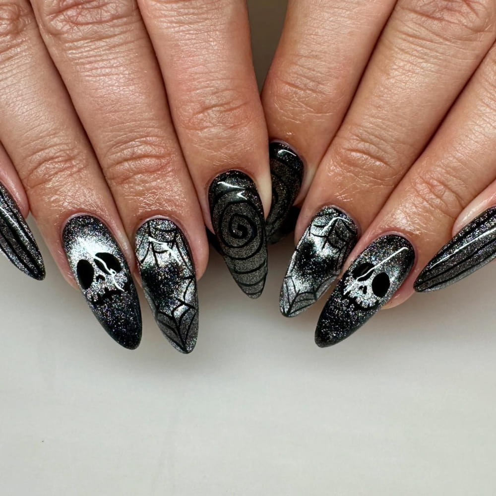 Fun And Frightening Halloween Nail Art Design images 27