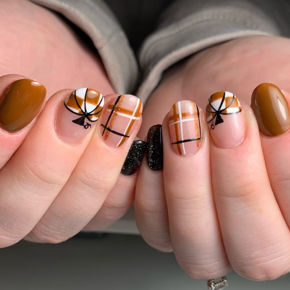 50+ Chic Winter Nail Ideas To Inspire You This Winter Season images 4