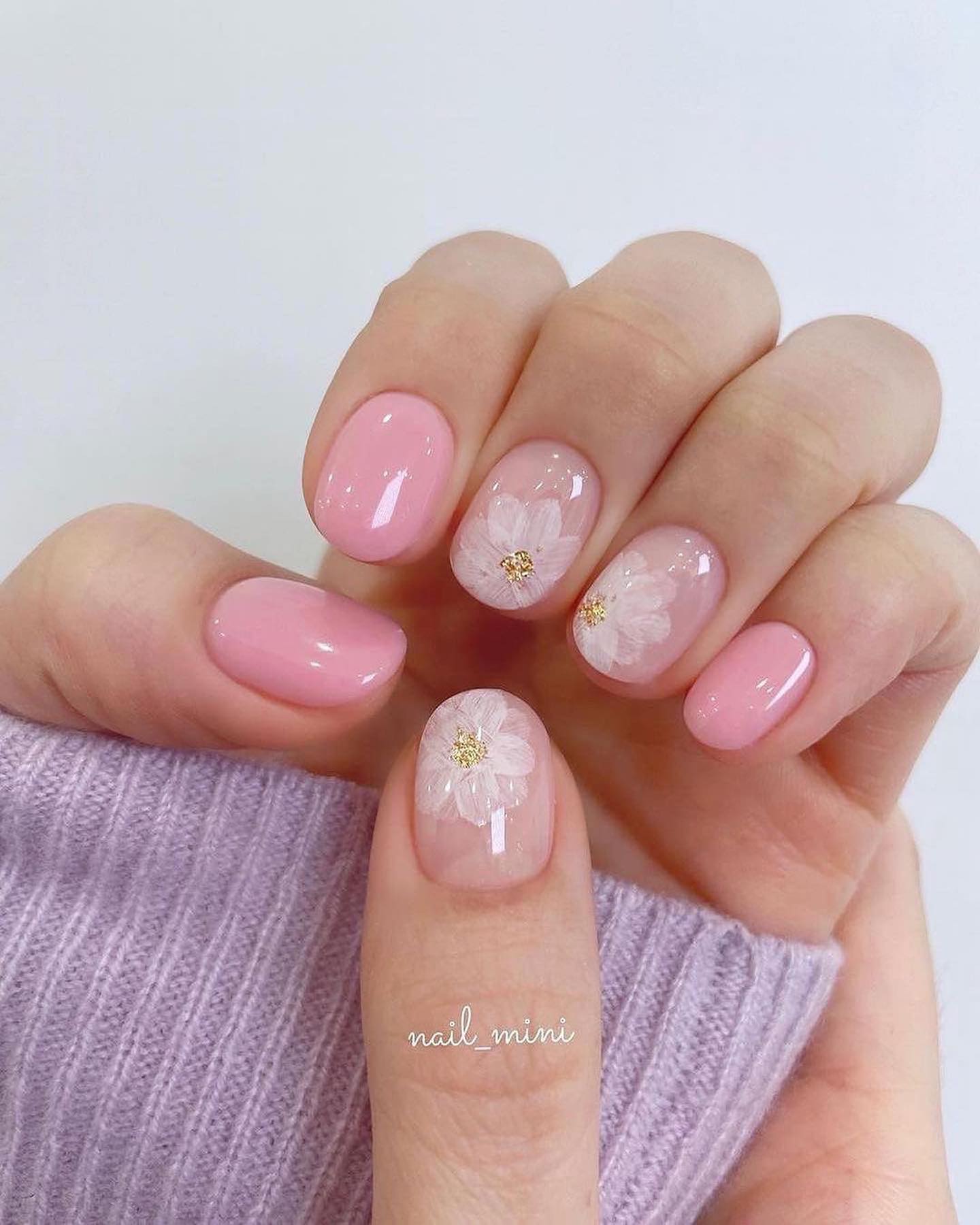 100 Pretty Spring Nail Designs To Try This Year images 29