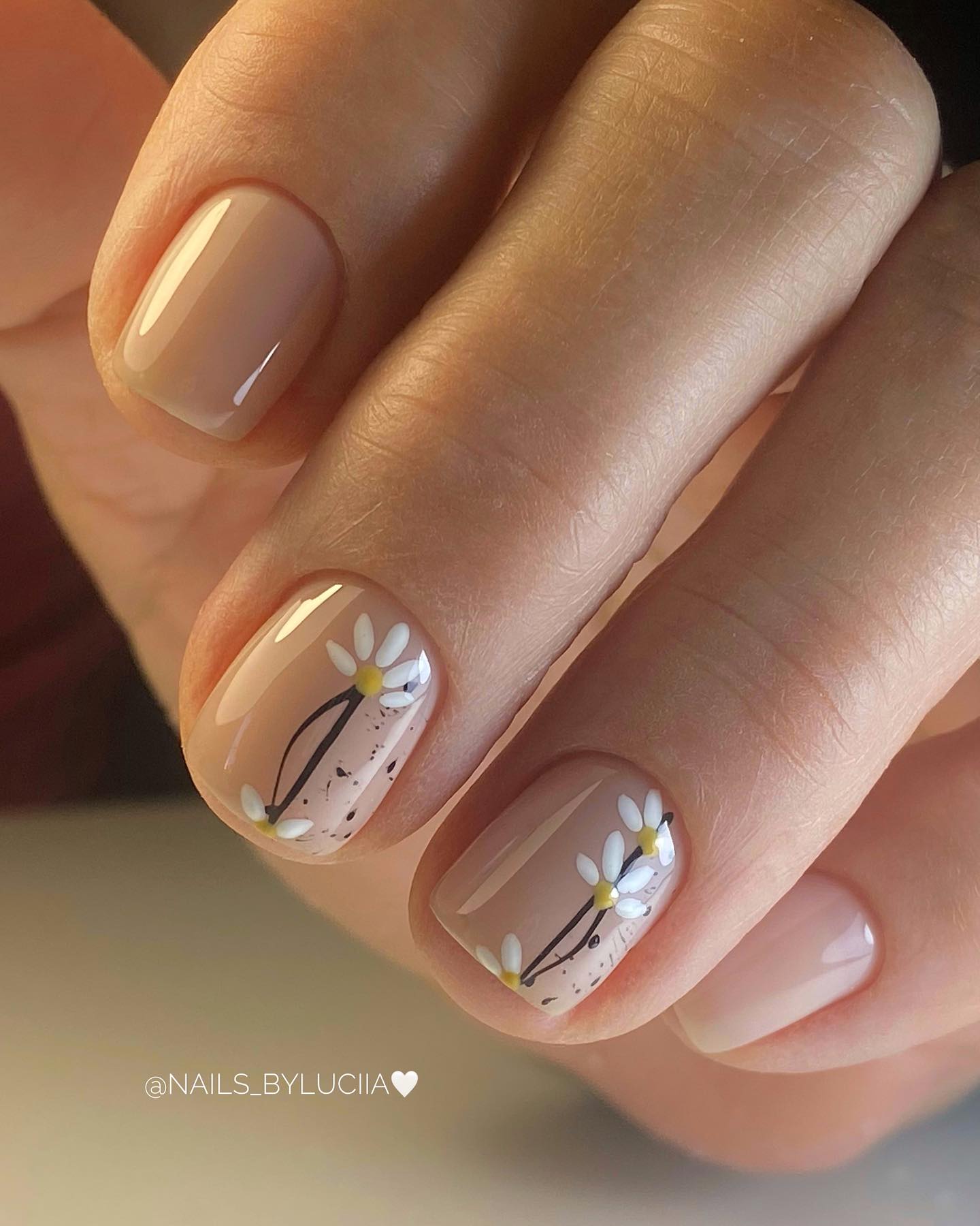 100 Pretty Spring Nail Designs To Try This Year images 36