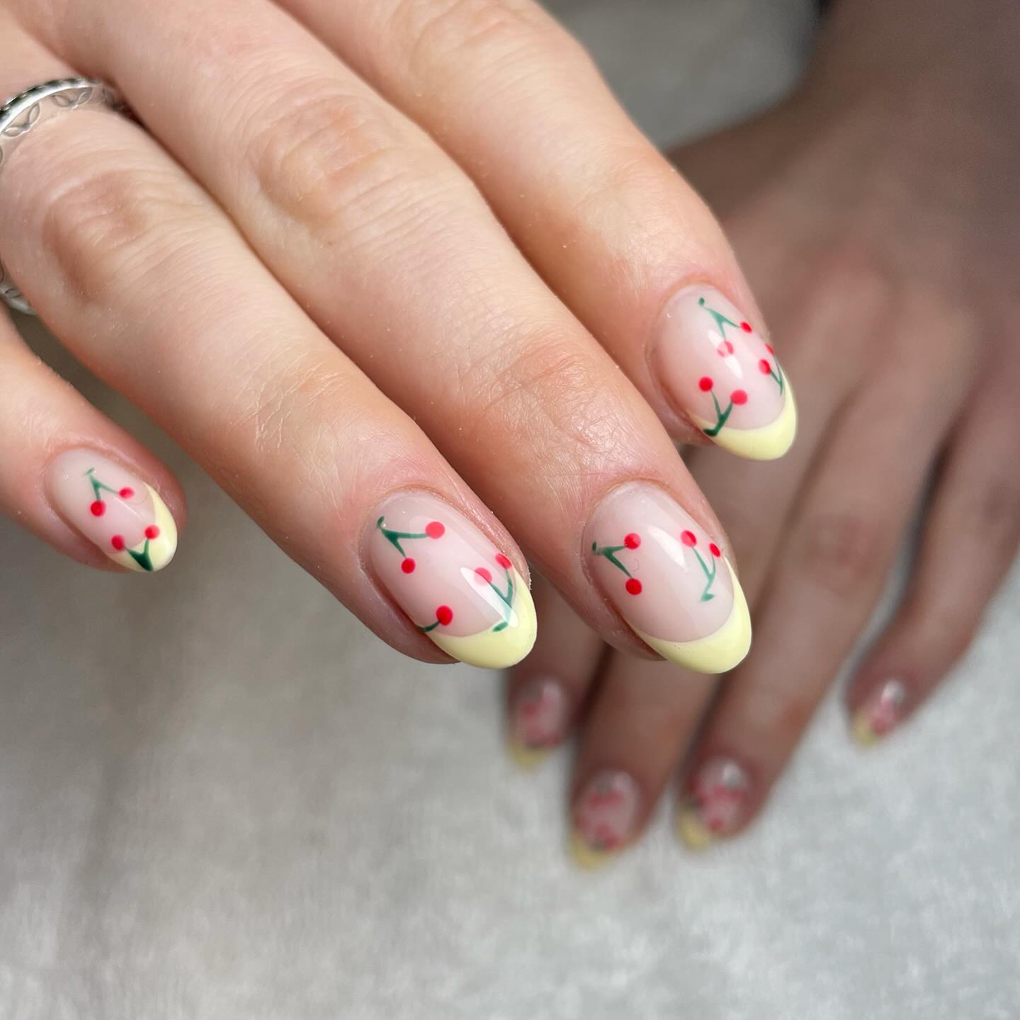 100 Pretty Spring Nail Designs To Try This Year images 63