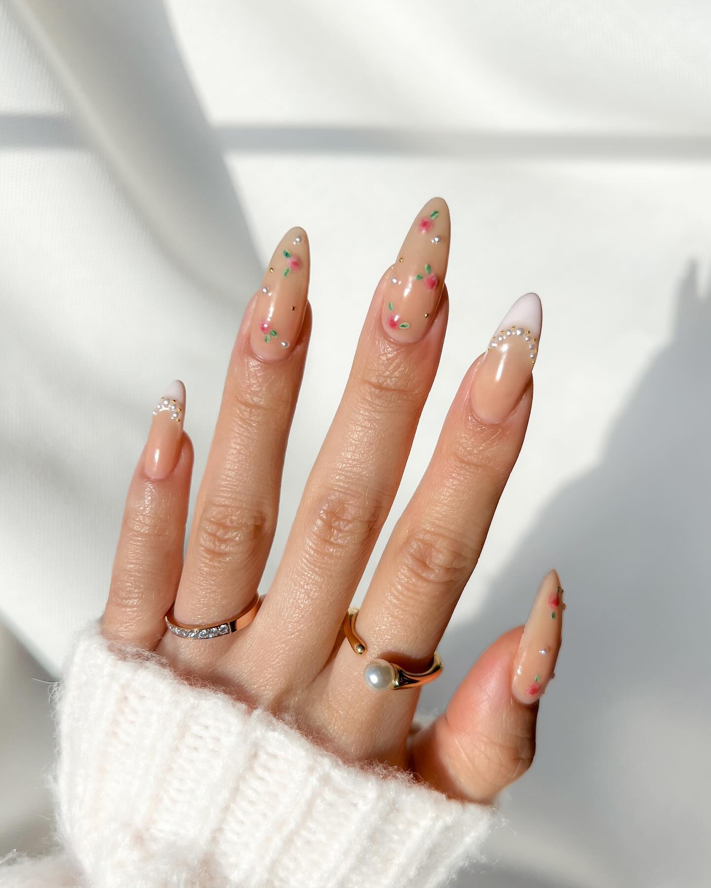 100 Pretty Spring Nail Designs To Try This Year images 83