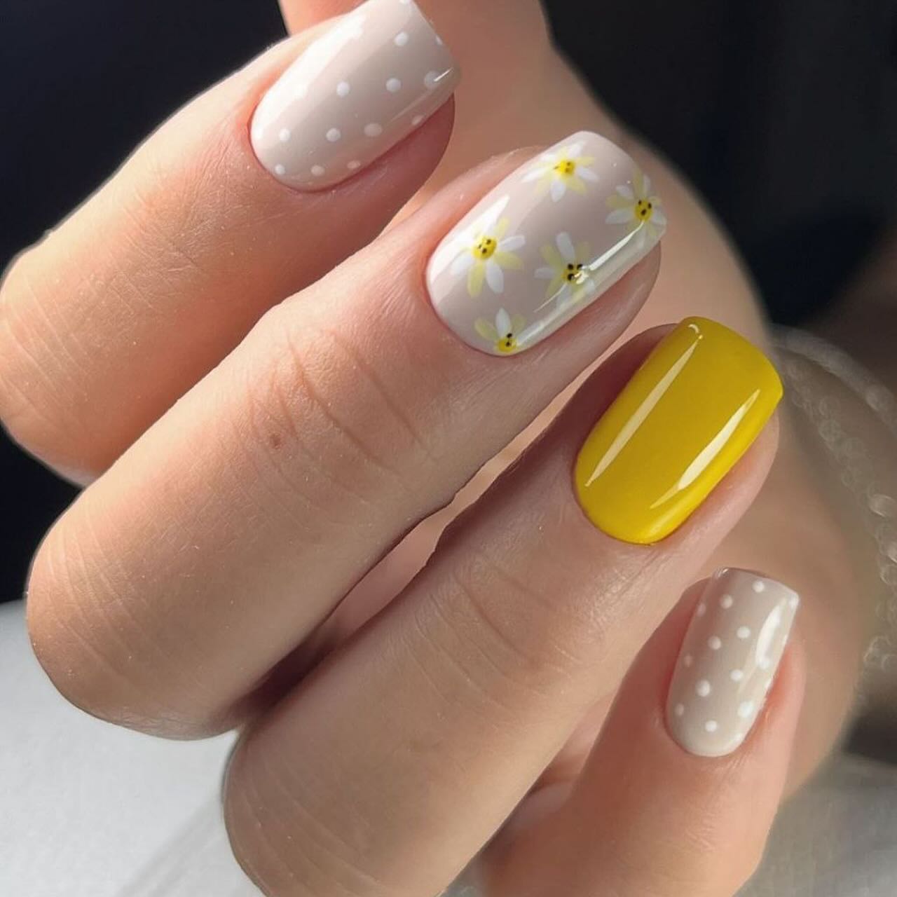 100+ Short Nail Designs You’ll Want To Try This Year images 11
