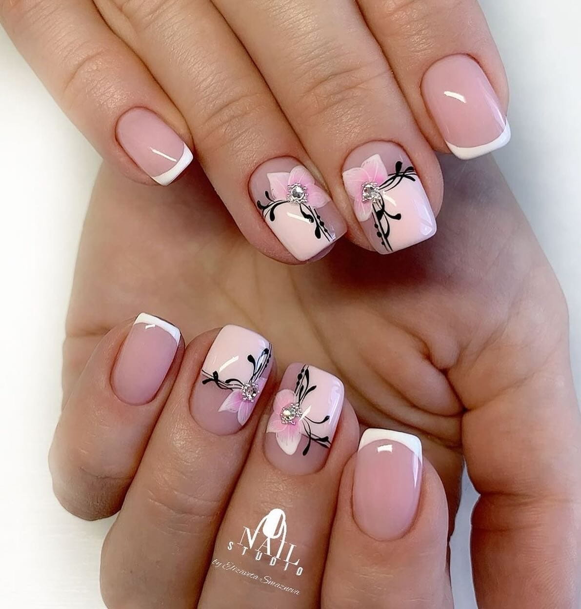 100+ Short Nail Designs You’ll Want To Try This Year images 20