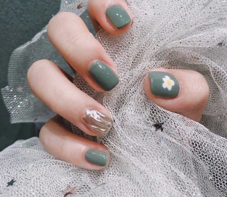 100+ Short Nail Designs You’ll Want To Try This Year images 39