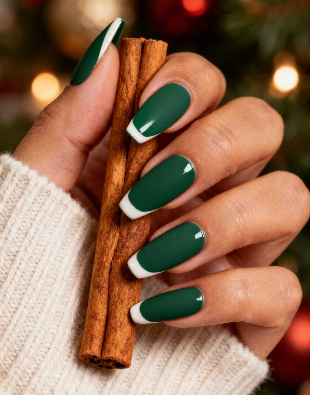 40+ Breathtaking Christmas Nails 2025: Festive Manicure Ideas That Look Expensive images 9