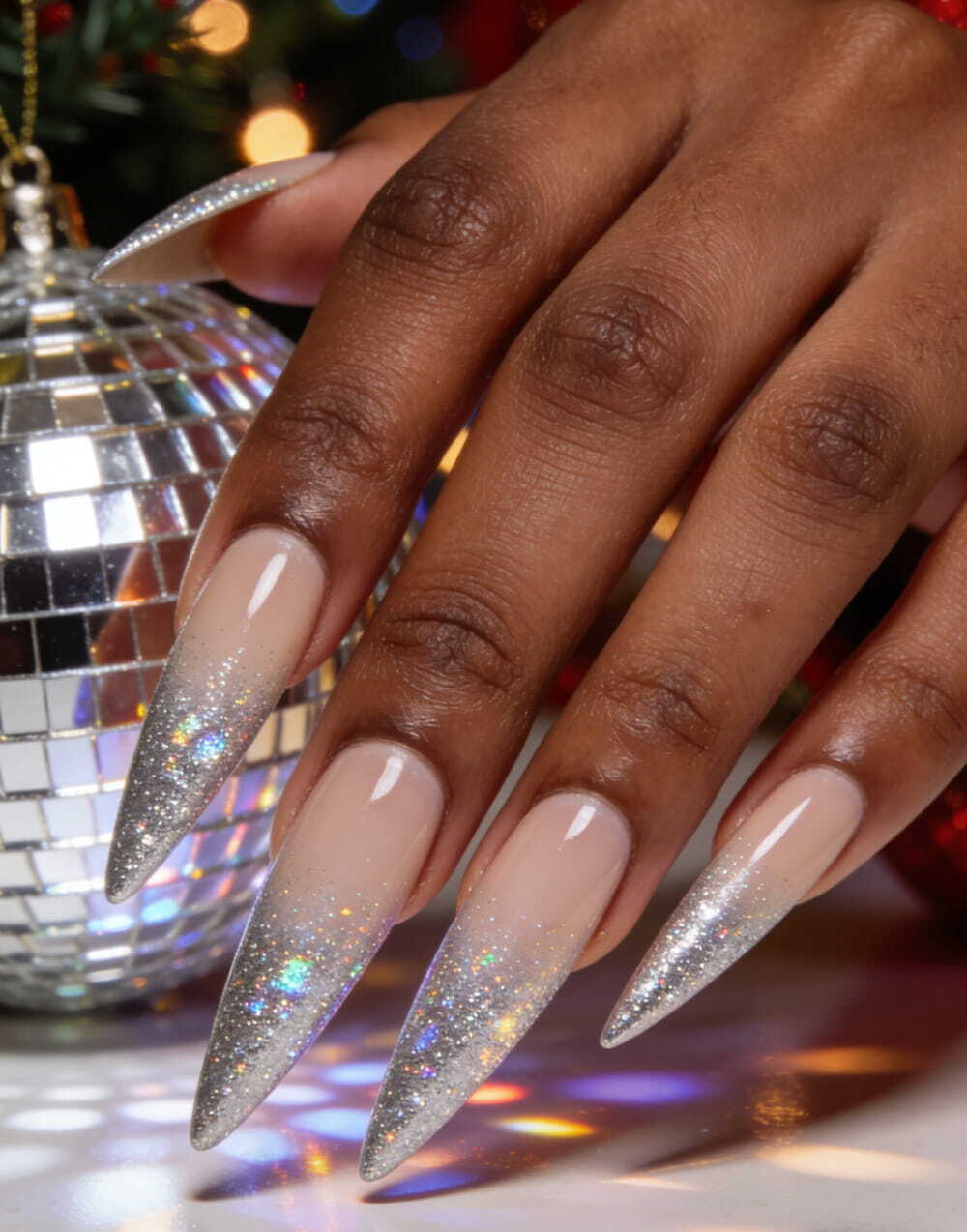 40+ Breathtaking Christmas Nails 2025: Festive Manicure Ideas That Look Expensive images 10