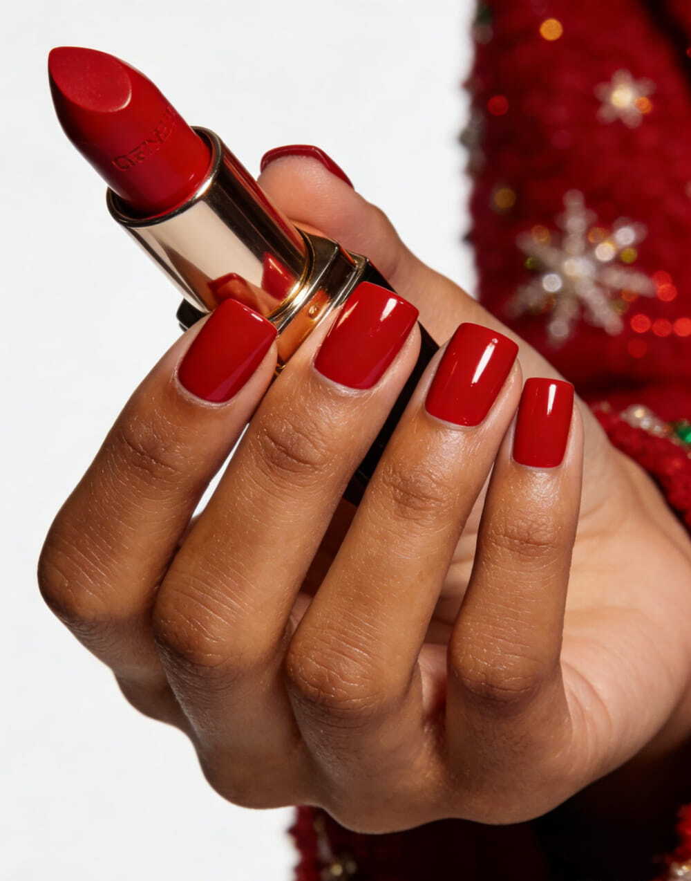 40+ Breathtaking Christmas Nails 2025: Festive Manicure Ideas That Look Expensive images 19