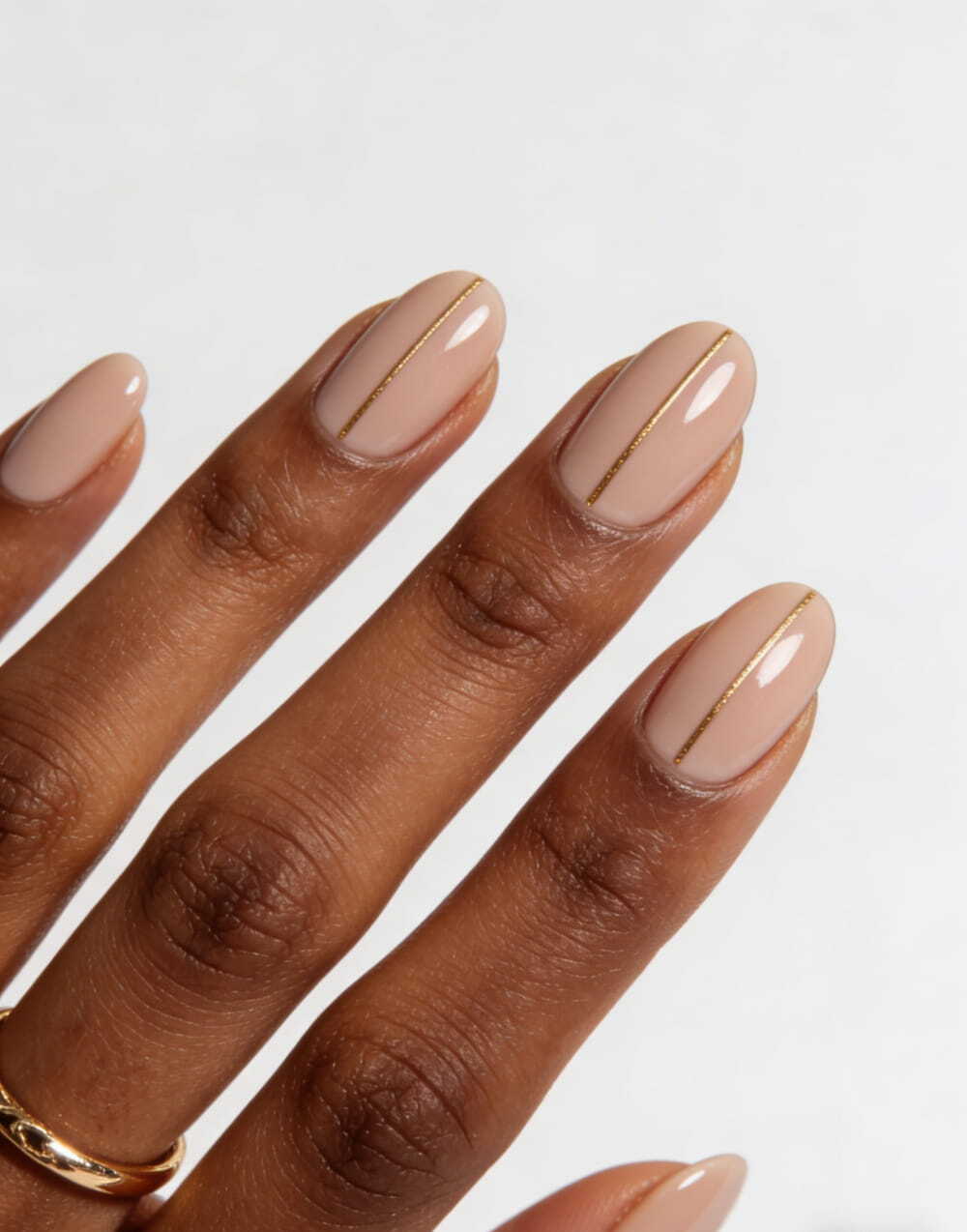 40+ Breathtaking Christmas Nails 2025: Festive Manicure Ideas That Look Expensive images 33