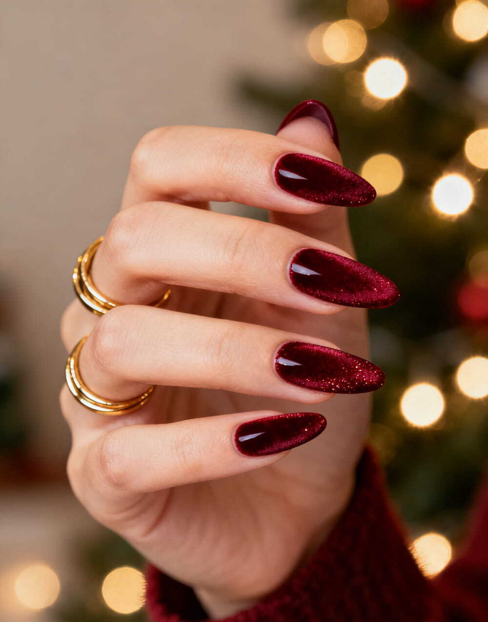 40+ Breathtaking Christmas Nails 2025: Festive Manicure Ideas That Look Expensive images 38