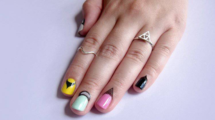 30 Amazing Nail Art Designs to Try 2018 img 5