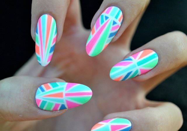 30 Amazing Nail Art Designs to Try 2018 img 27