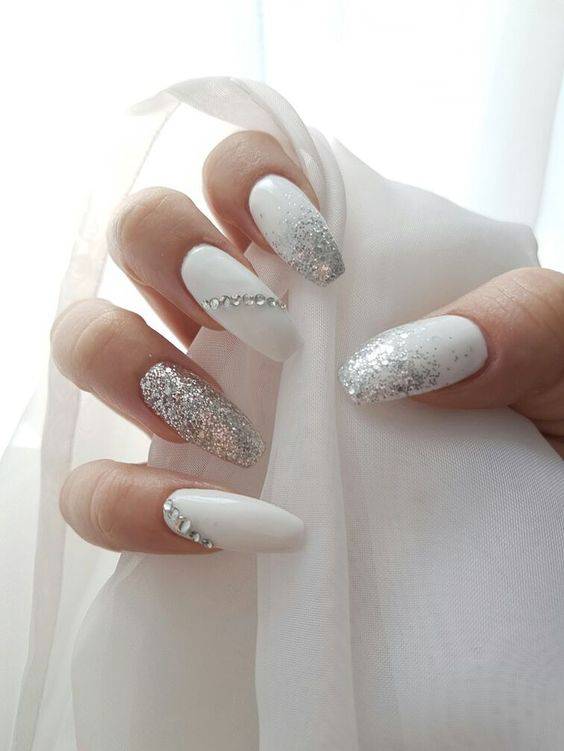 45 White Matte Nail Art Designs for 2018 img 19