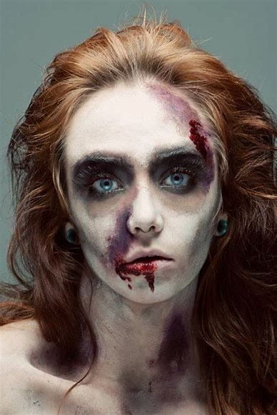 100+ Scary And Unique Halloween Makeup Ideas img 35