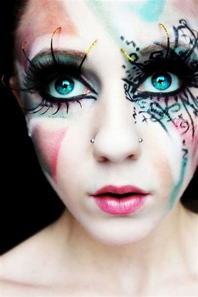 100+ Scary And Unique Halloween Makeup Ideas img 40