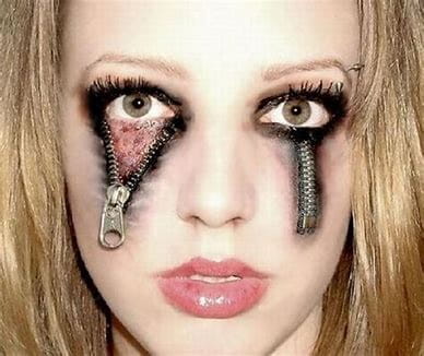 100+ Scary And Unique Halloween Makeup Ideas img 50