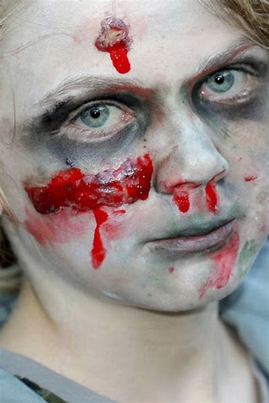 100+ Scary And Unique Halloween Makeup Ideas img 64