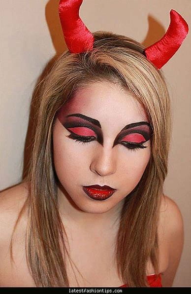 100+ Scary And Unique Halloween Makeup Ideas img 65