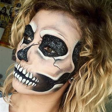 100+ Scary And Unique Halloween Makeup Ideas img 66