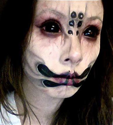 100+ Scary And Unique Halloween Makeup Ideas img 72