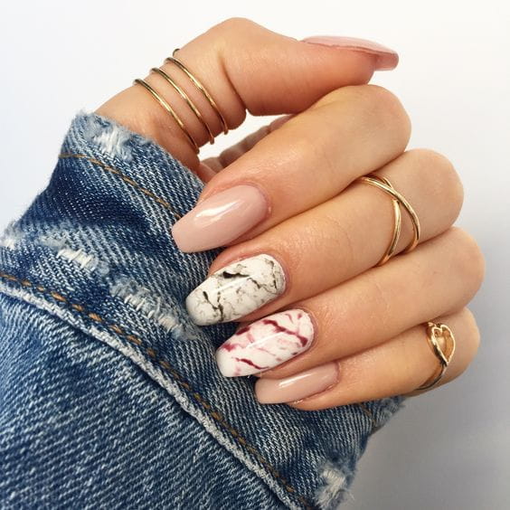 33 Fabulous Marble Nails You Need to See img 7