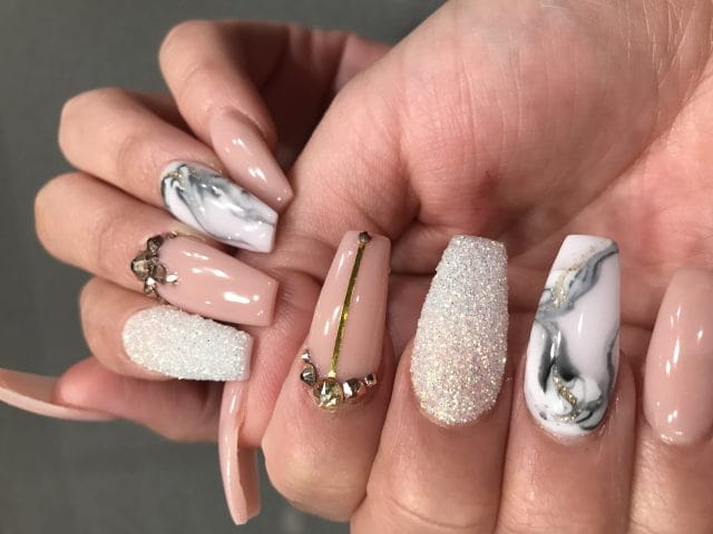 33 Fabulous Marble Nails You Need to See img 16