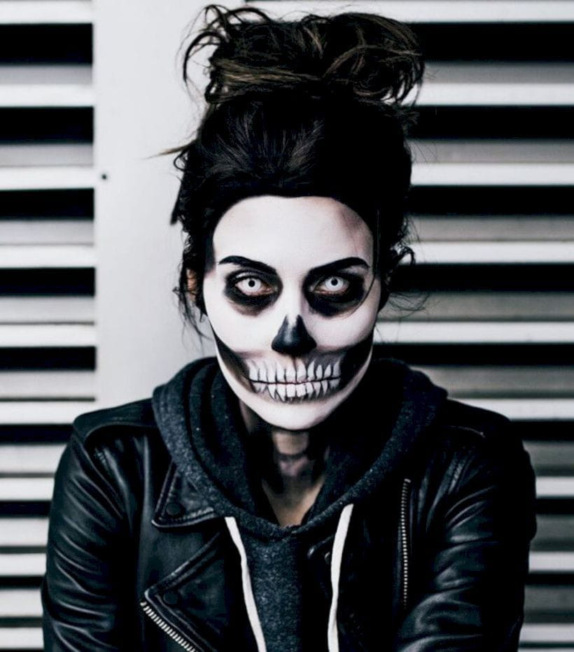 50+ Gorgeous Skull Makeup ideas To Try 2018 Halloween img 5