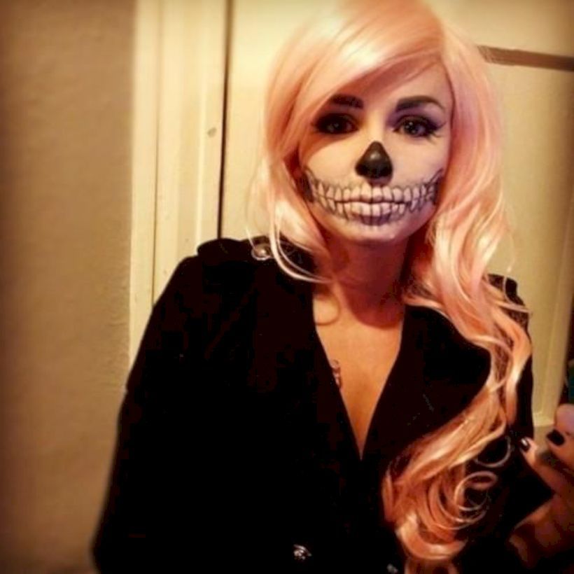 50+ Gorgeous Skull Makeup ideas To Try 2018 Halloween img 29