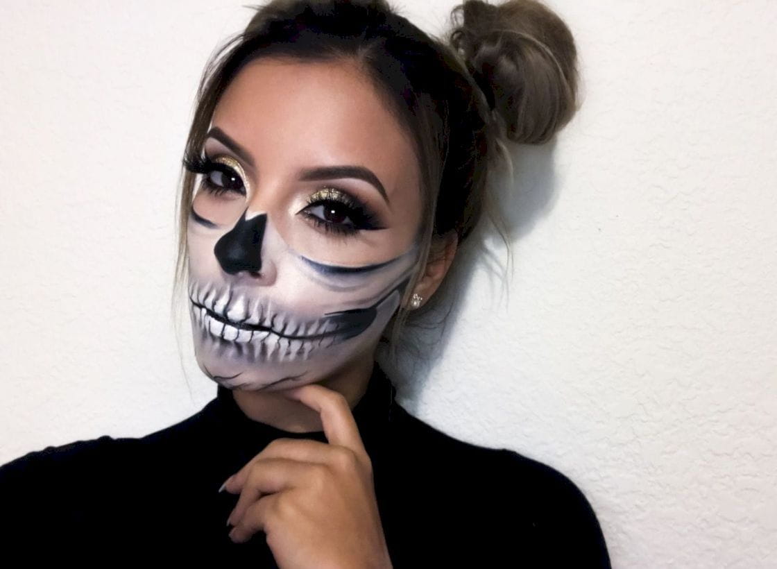 50+ Gorgeous Skull Makeup ideas To Try 2018 Halloween img 30