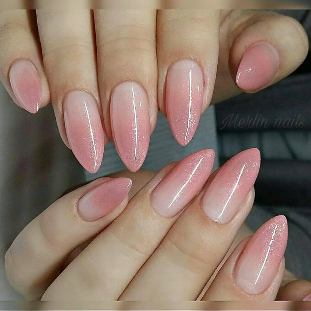 50+ Gorgeous Almond Acrylic Nails You Won't Resist img 30