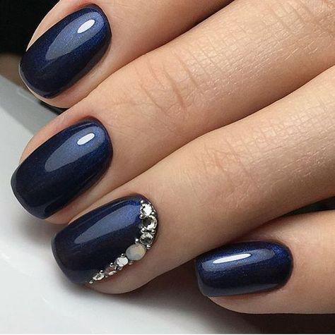 50+ The Best Winter Nail Art Design Ideas img 24