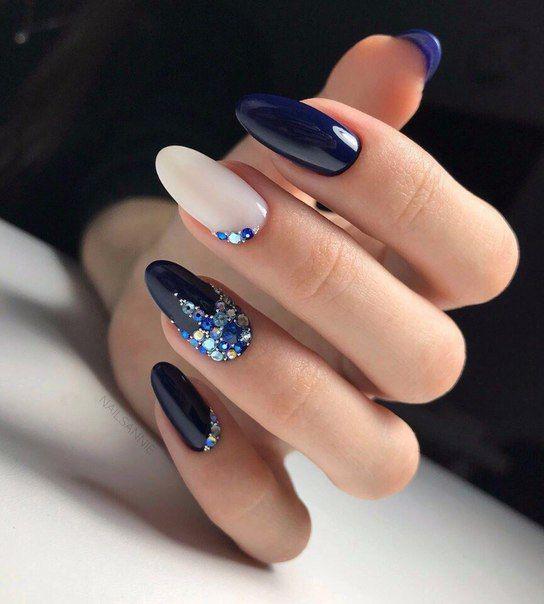 50+ The Best Winter Nail Art Design Ideas img 26