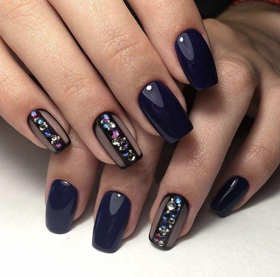 50+ The Best Winter Nail Art Design Ideas img 32