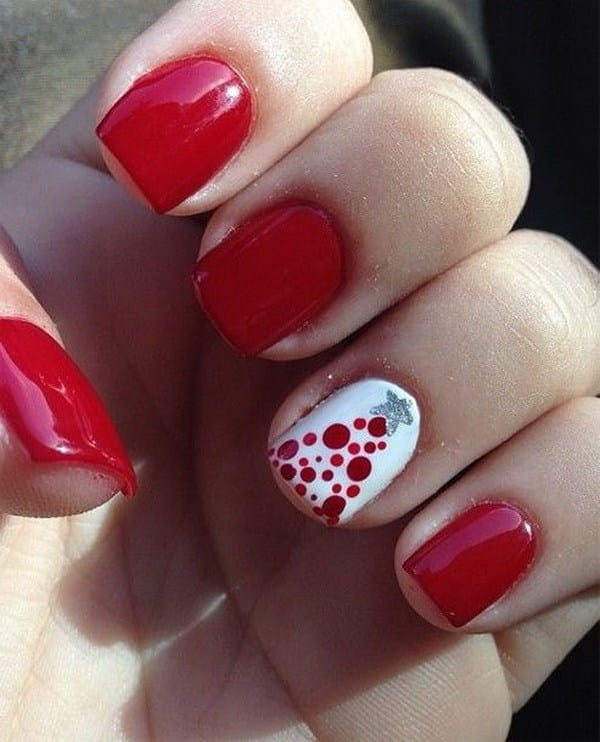 75+ Festive Christmas Red Nail Art Ideas img 15