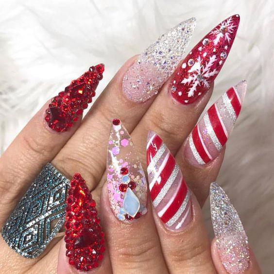 75+ Festive Christmas Red Nail Art Ideas img 63