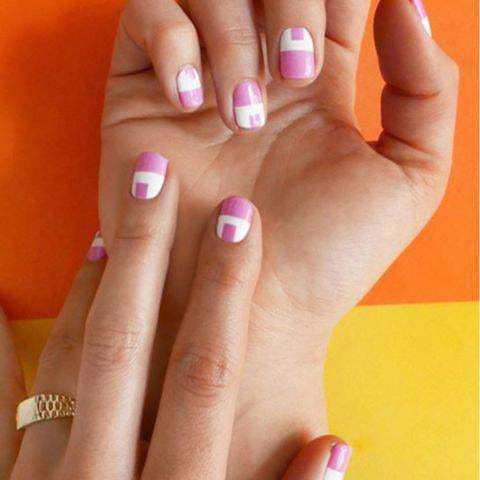 100+ Easy Valentine’s Day Nail Art Ideas 2019 img 44