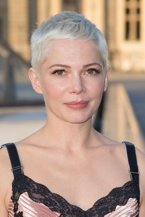 100+ Short Celebrity Haircuts You Need to Try ASAP images 54