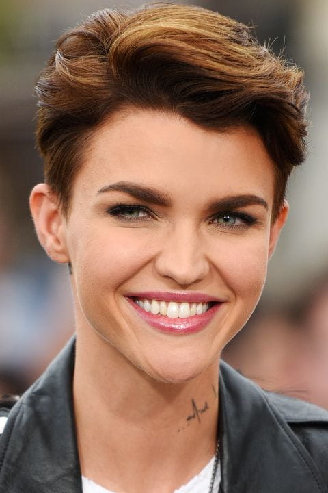 100+ Short Celebrity Haircuts You Need to Try ASAP images 65