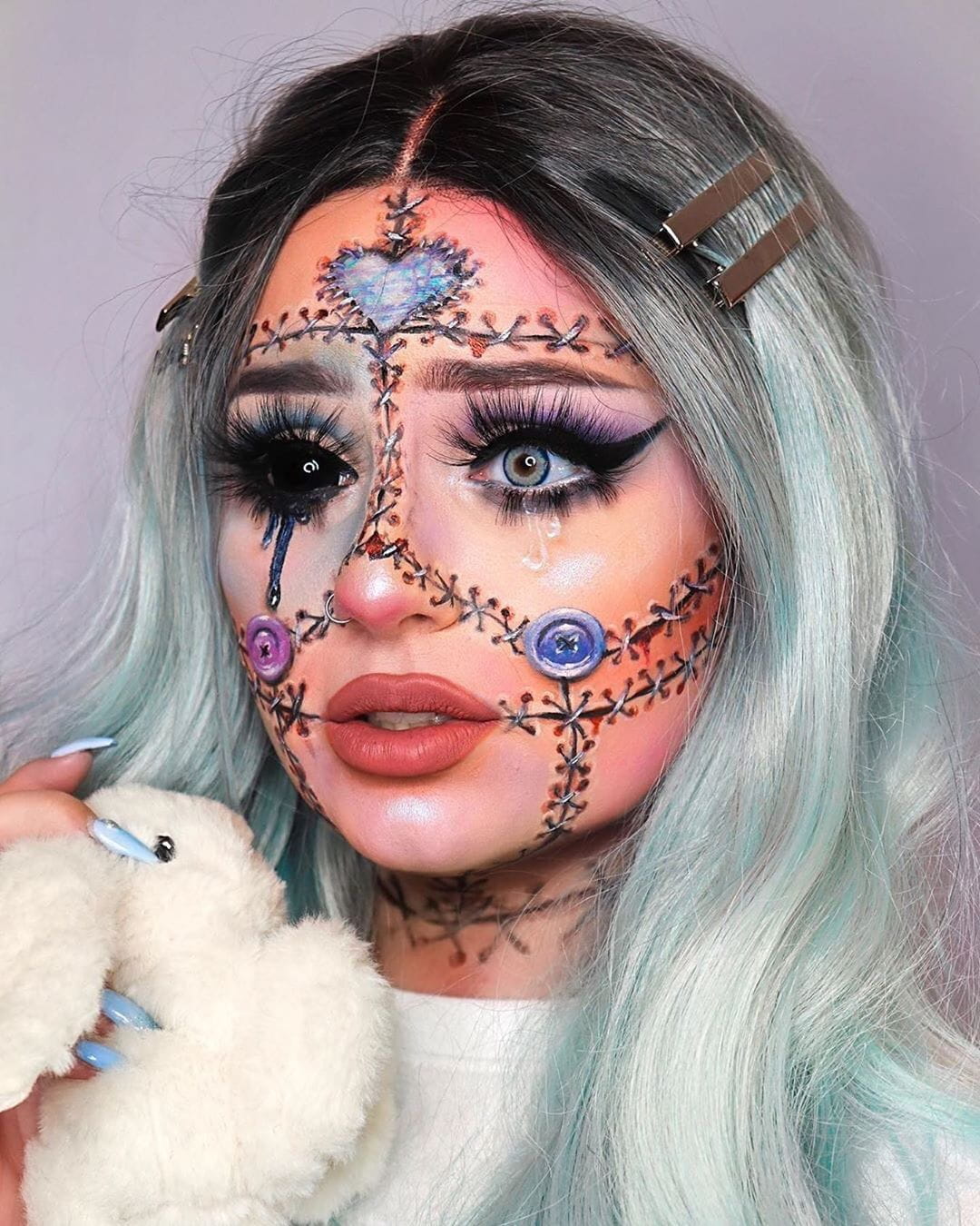 40 New Halloween Makeup Looks For Those Who Are Going All Out 2019 images 10