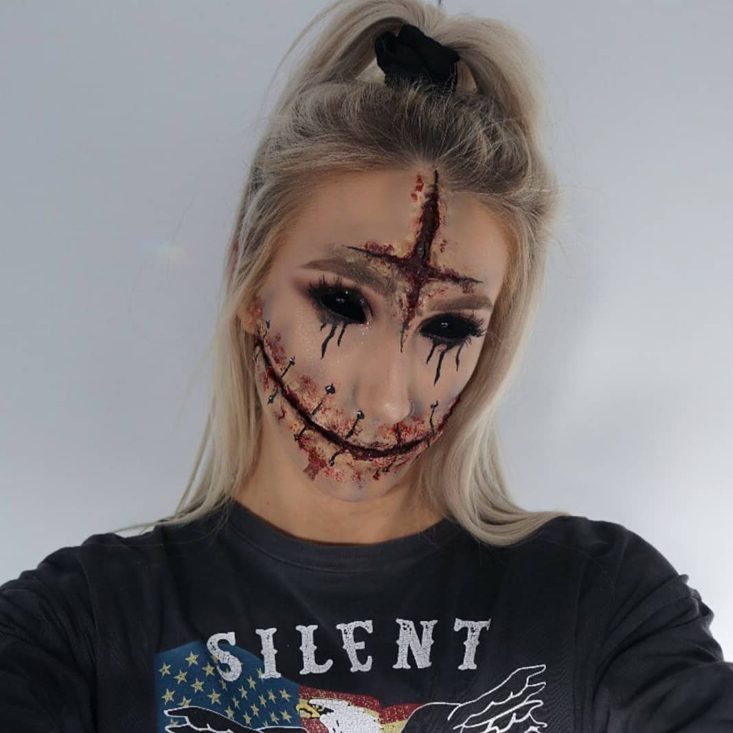 40 New Halloween Makeup Looks For Those Who Are Going All Out 2019 images 19