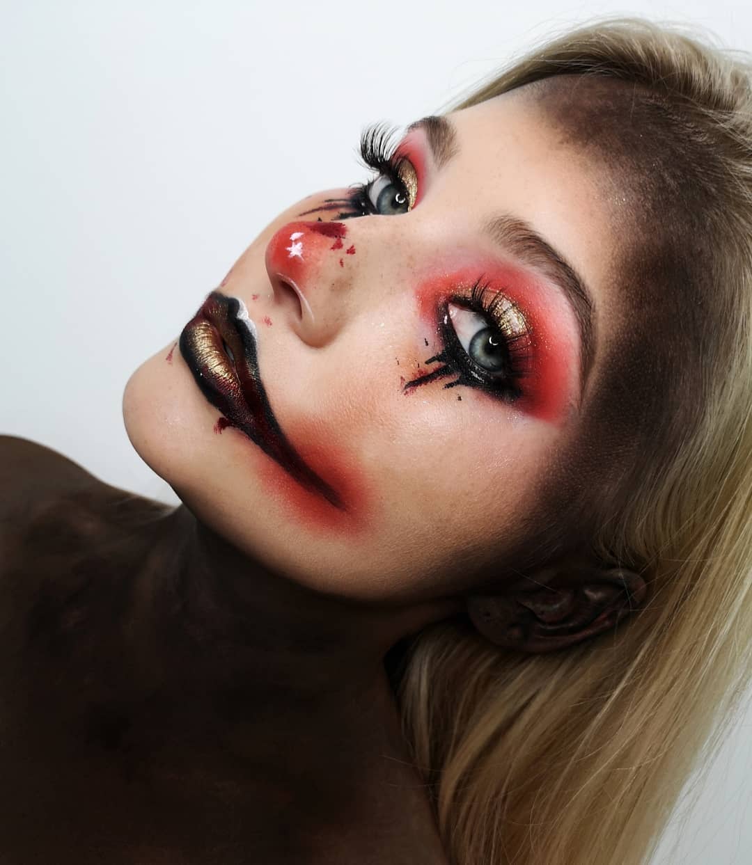 40 New Halloween Makeup Looks For Those Who Are Going All Out 2019 images 24