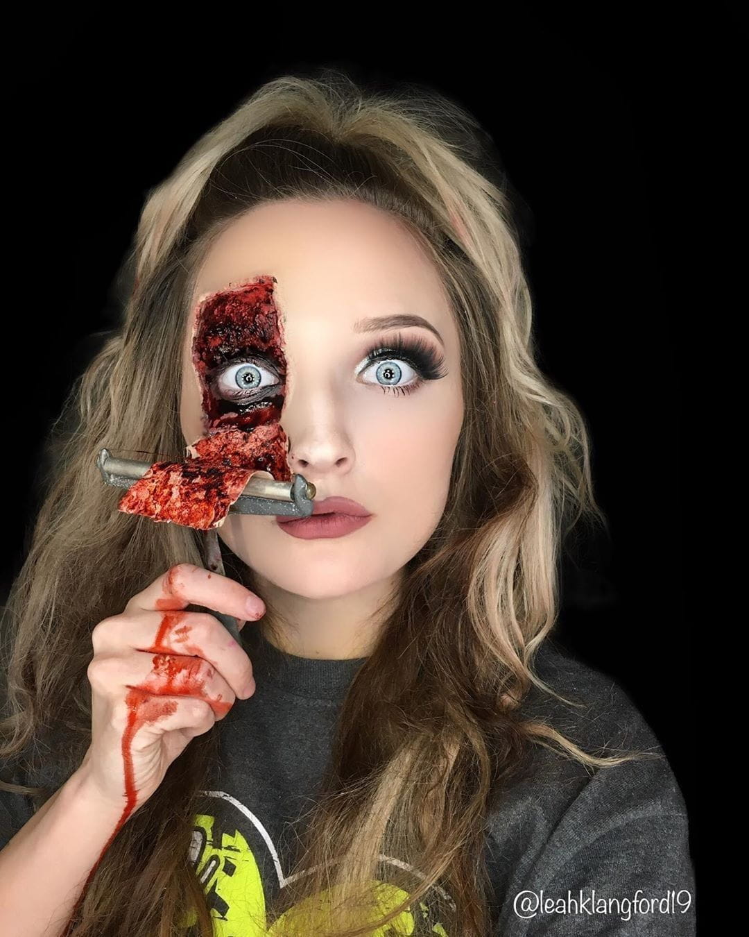 40 New Halloween Makeup Looks For Those Who Are Going All Out 2019 images 26