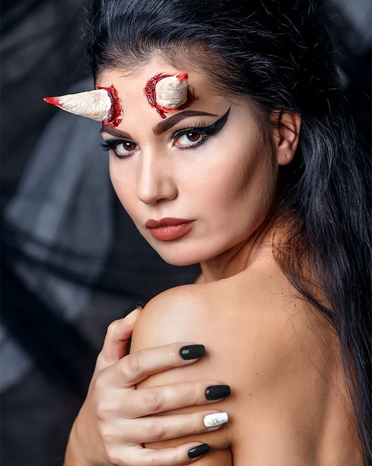 40 New Halloween Makeup Looks For Those Who Are Going All Out 2019 images 31