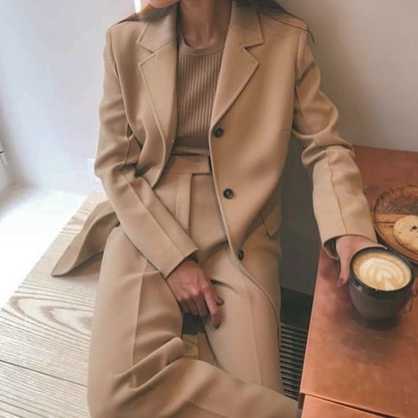 100+ Beautiful Winter Outfits Standout for Current Fashion Trends images 58