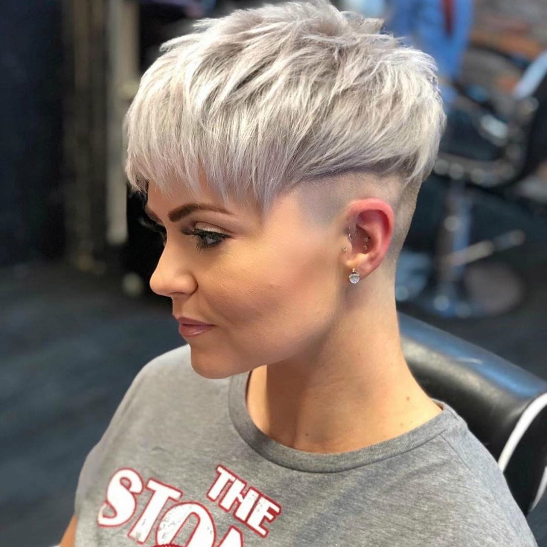 100+ Short Hairstyles and Haircuts You Need to Try in 2020 images 45