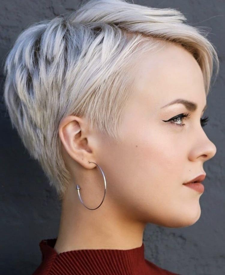 100+ Short Hairstyles and Haircuts You Need to Try in 2020 images 49