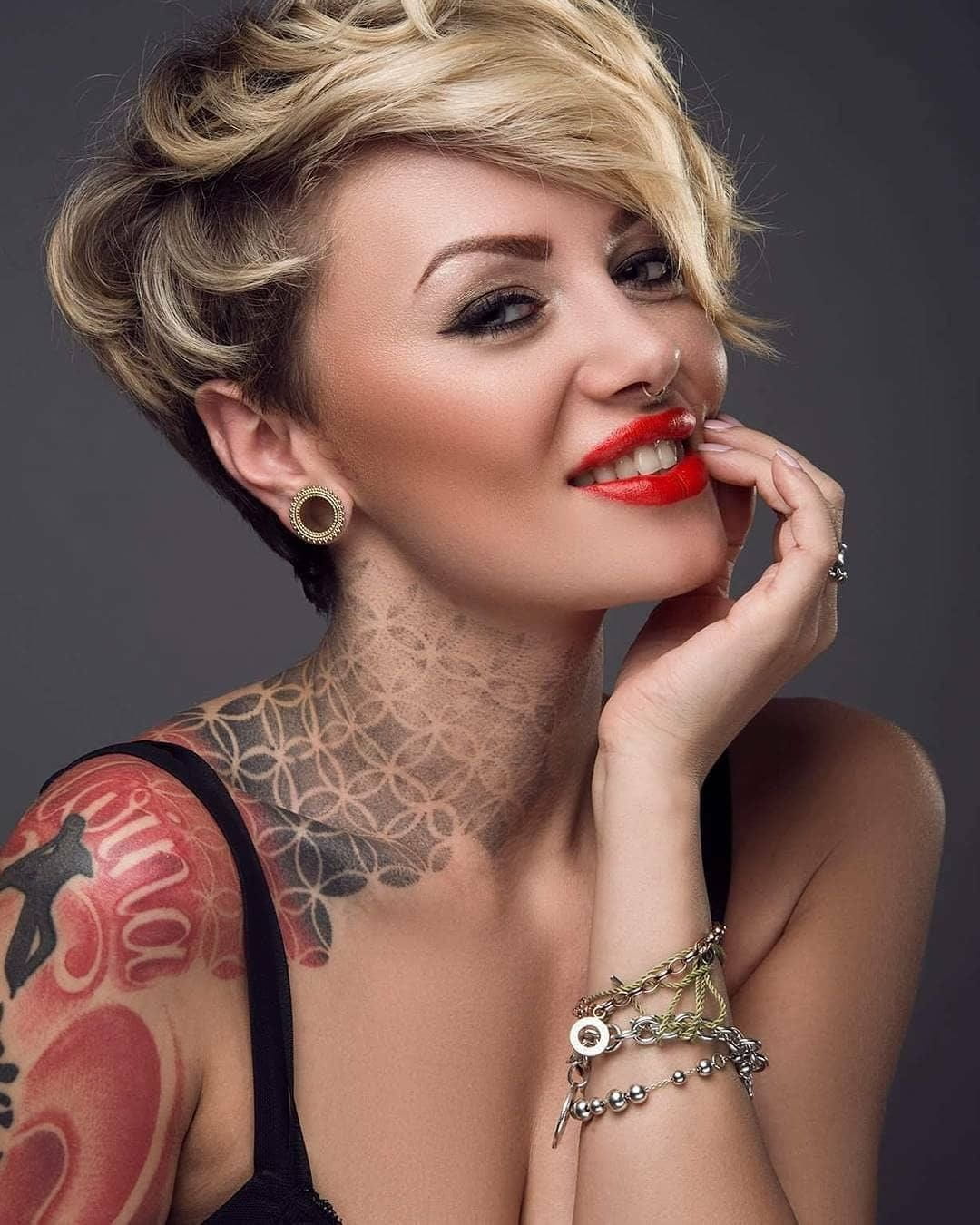 100+ Short Hairstyles and Haircuts You Need to Try in 2020 images 60