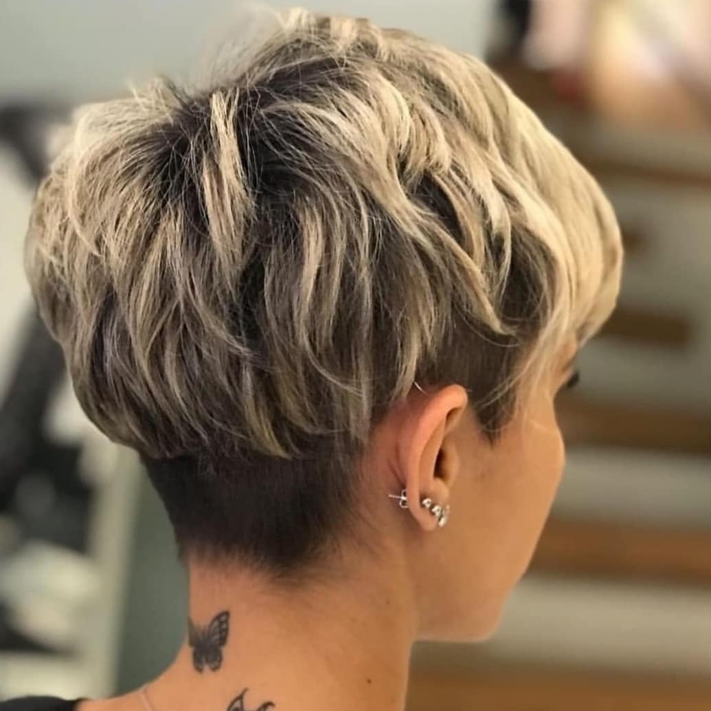 100+ Short Hairstyles and Haircuts You Need to Try in 2020 images 73