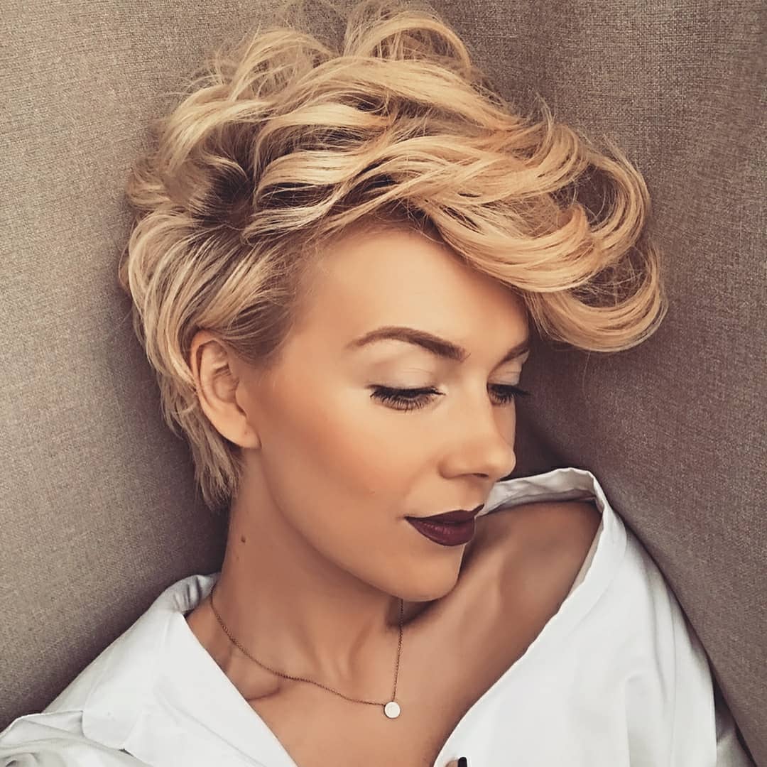 100+ Short Hairstyles and Haircuts You Need to Try in 2020 images 85