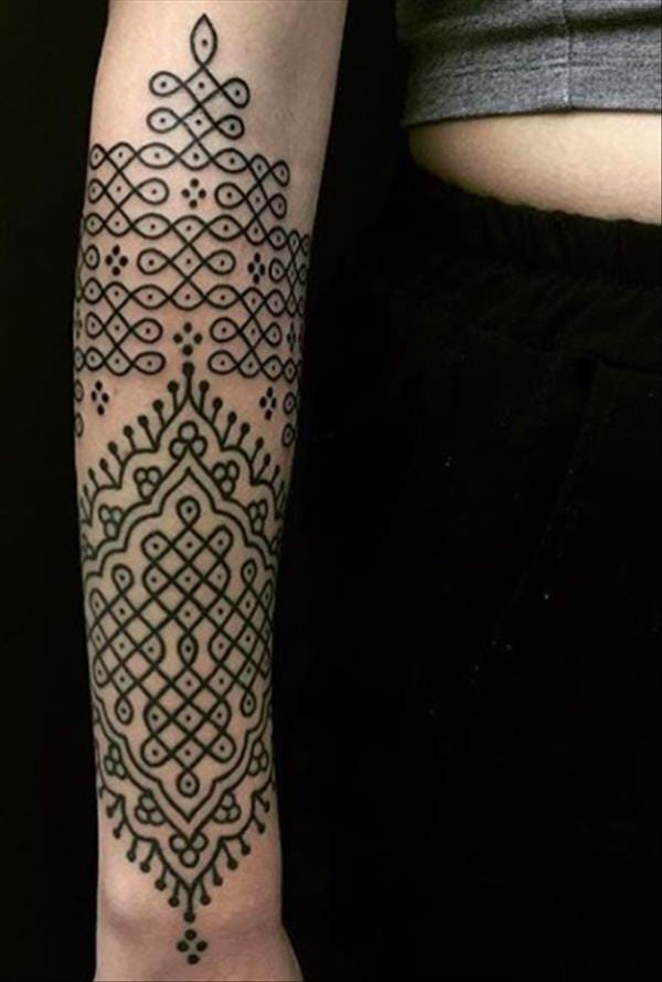 35 Simple Geometric Tattoo Designs With Animals And Flowers images 10